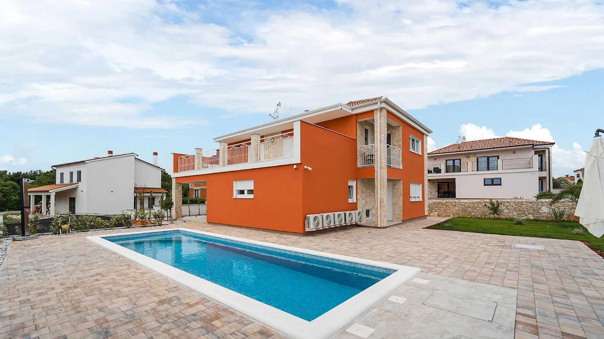 4 Bedroom Cozy Home In Krnica