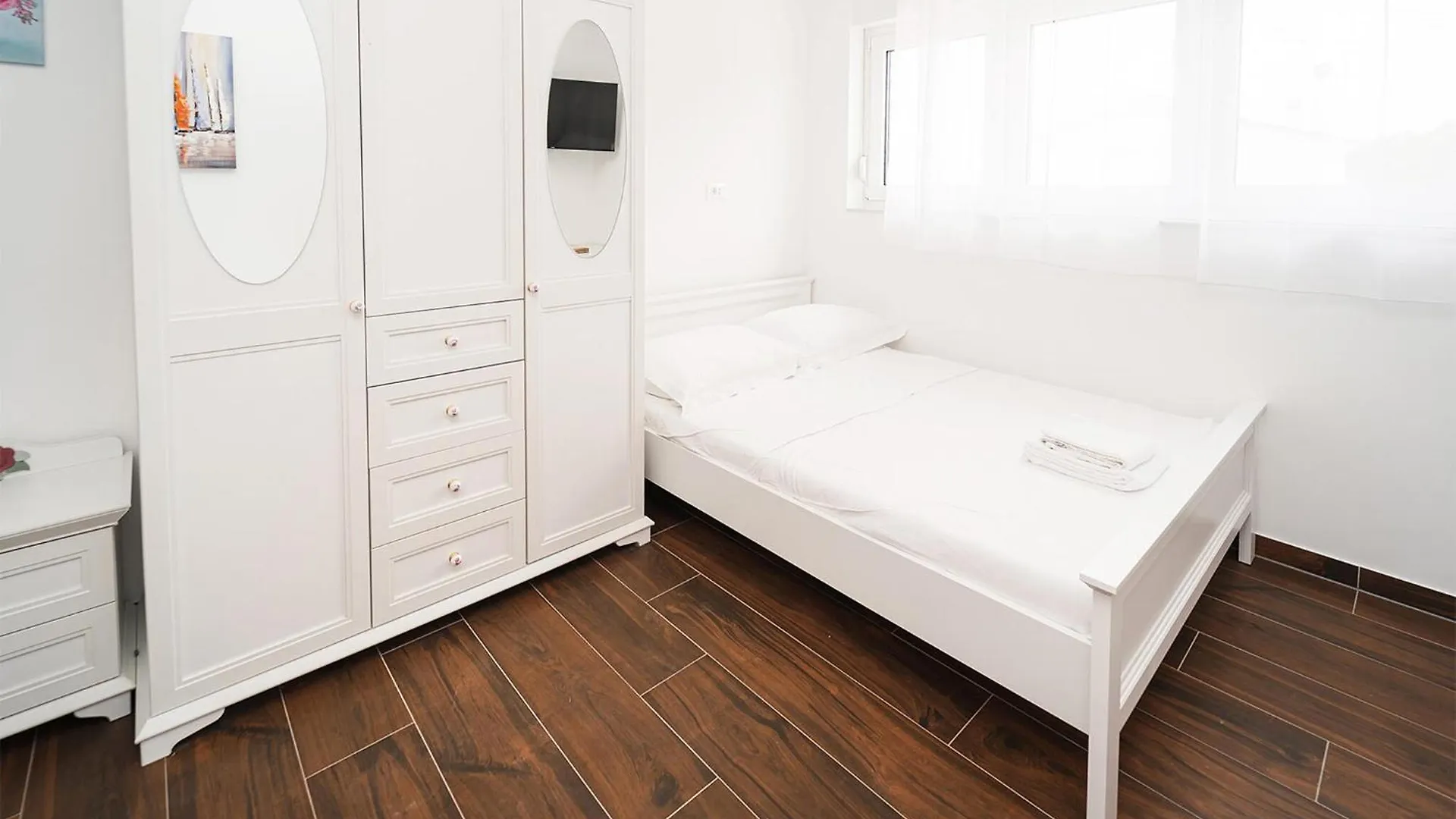 4 Bedroom Cozy Home In Krnica Holiday home