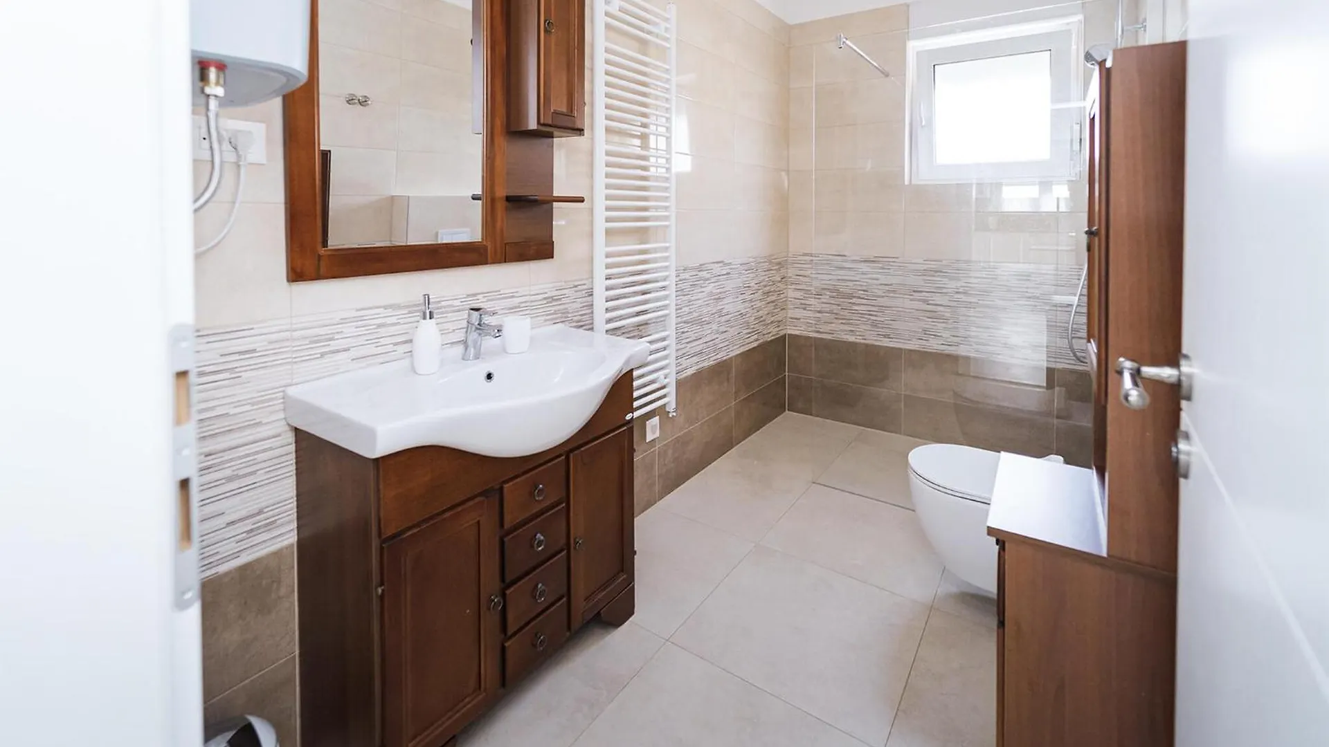 Holiday home 4 Bedroom Cozy Home In Krnica