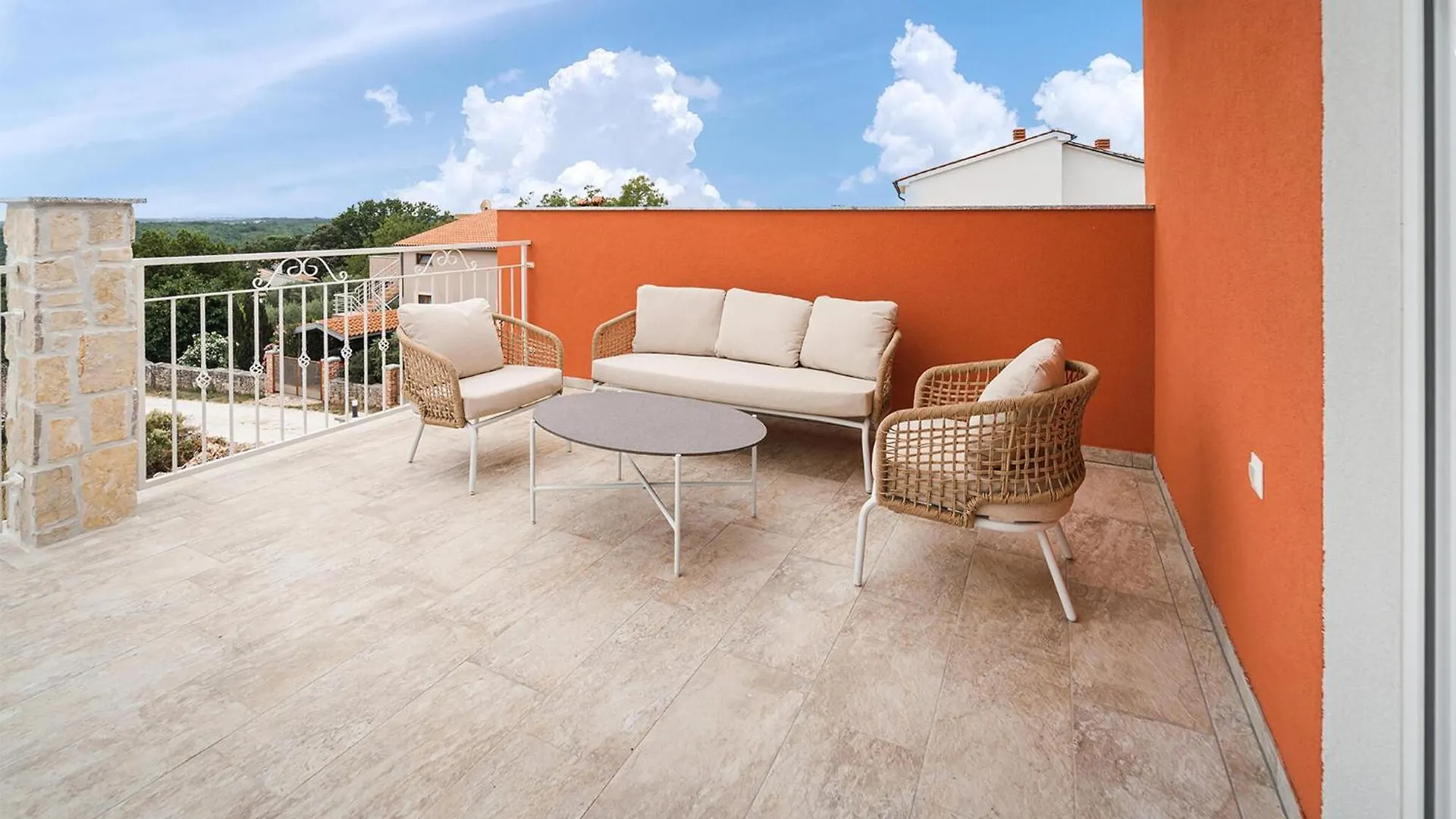 4 Bedroom Cozy Home In Krnica