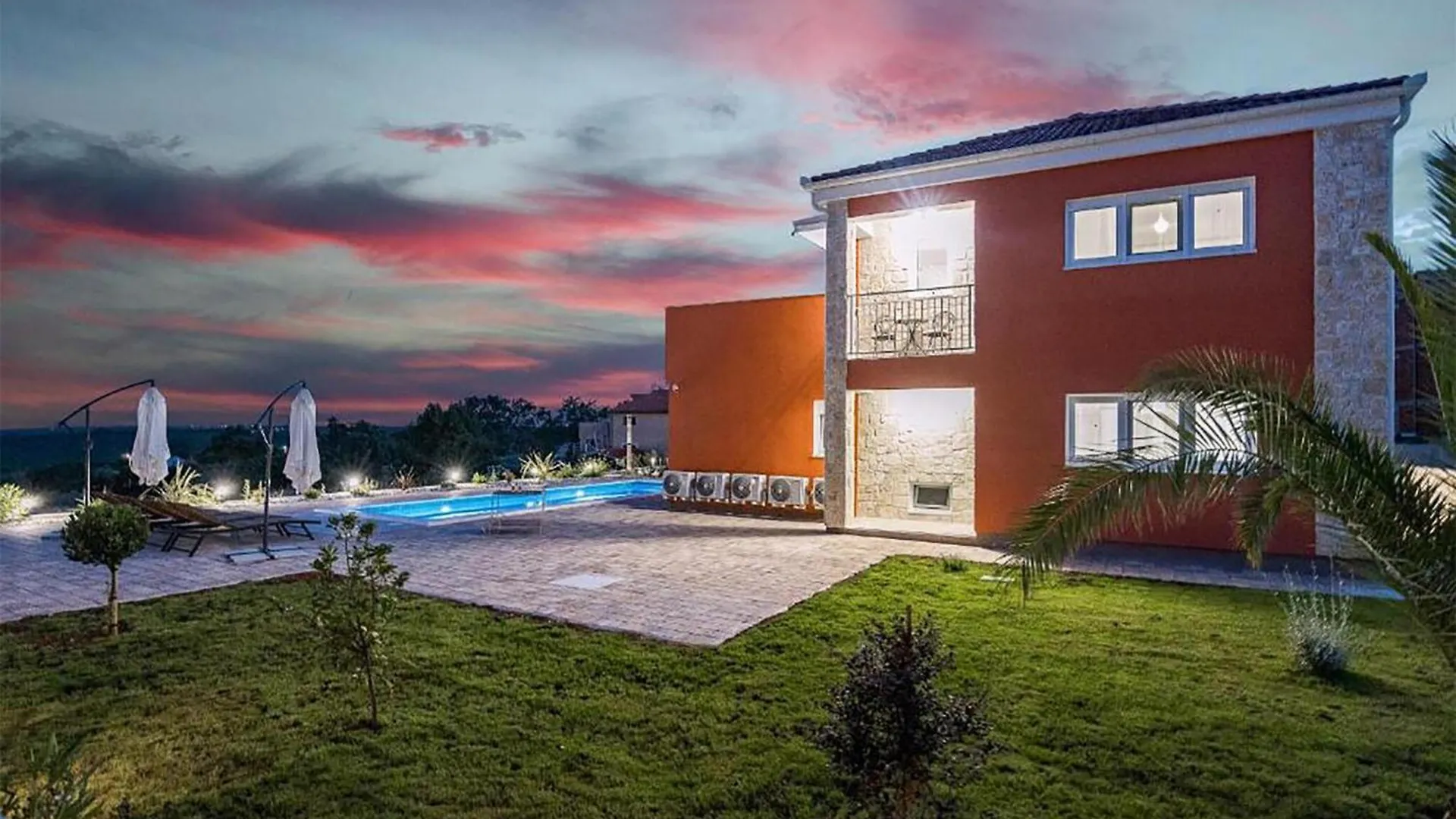 4 Bedroom Cozy Home In Krnica