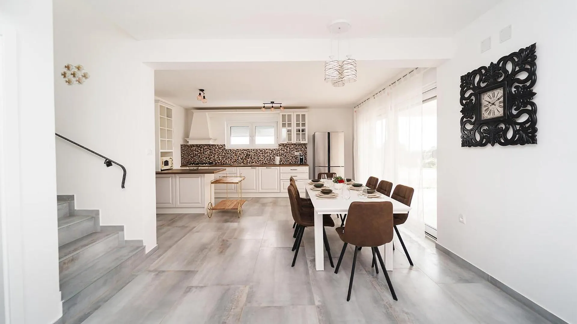 4 Bedroom Cozy Home In Krnica 0*,