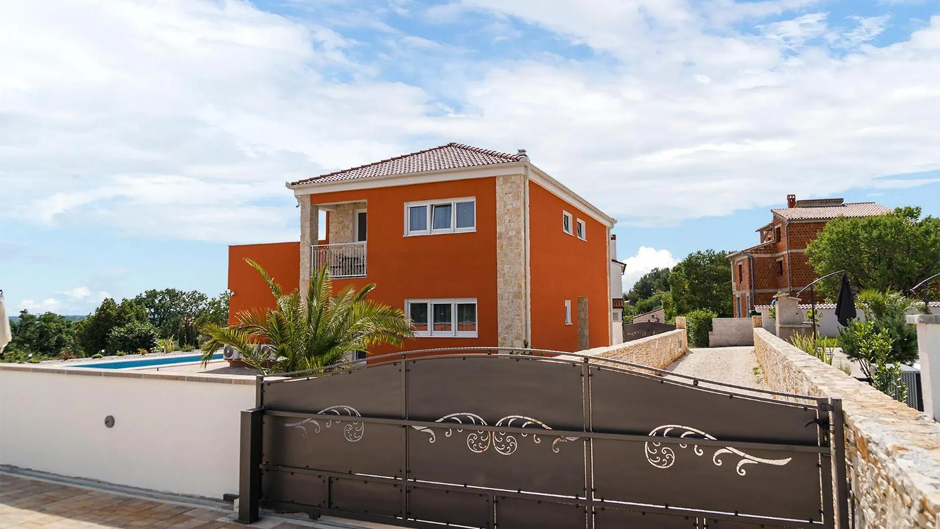 4 Bedroom Cozy Home In Krnica