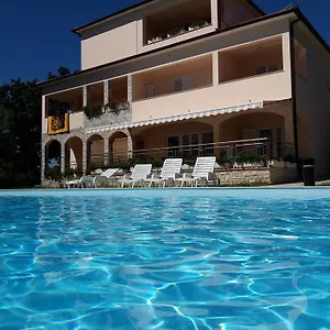3* Pensión Pansion Oliva